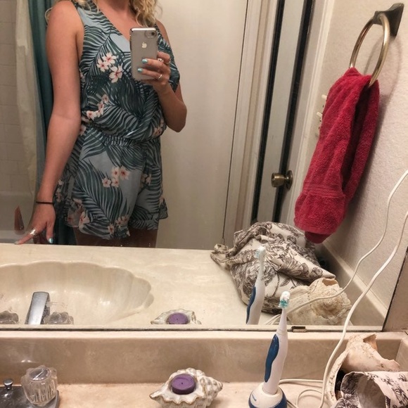 Show Me Your Mumu Riri Romper in Hanalei - Picture 5 of 5